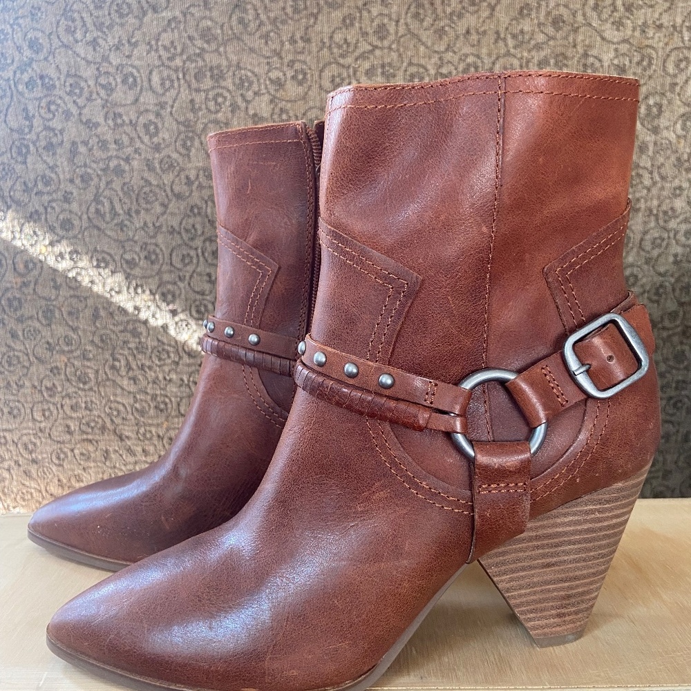 Lucky Brand Bohemian Whiskey Colored Ankle Boot - Picture 5 of 6